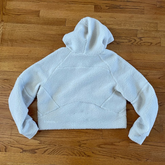 EUC Lululemon Sherpa Scuba Hoodie, Size M/L - Picture 4 of 5